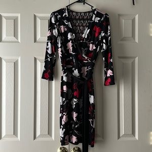 White House Black Market Black/Red/White Reversible Wrap Dress Size 4